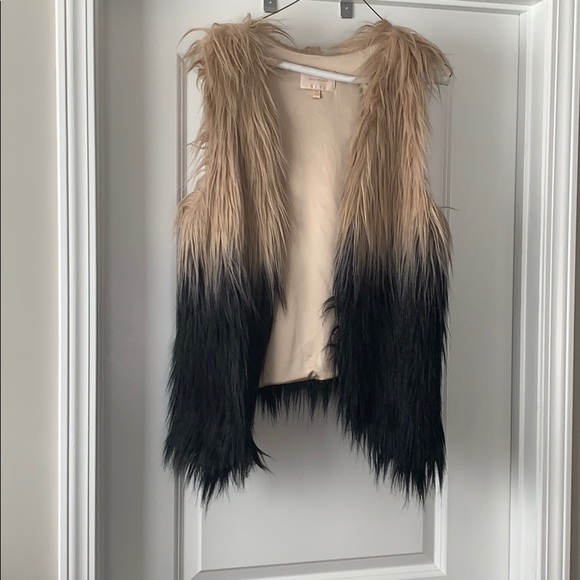 Skies Are Blue Jackets & Blazers - Faux Fur Vest